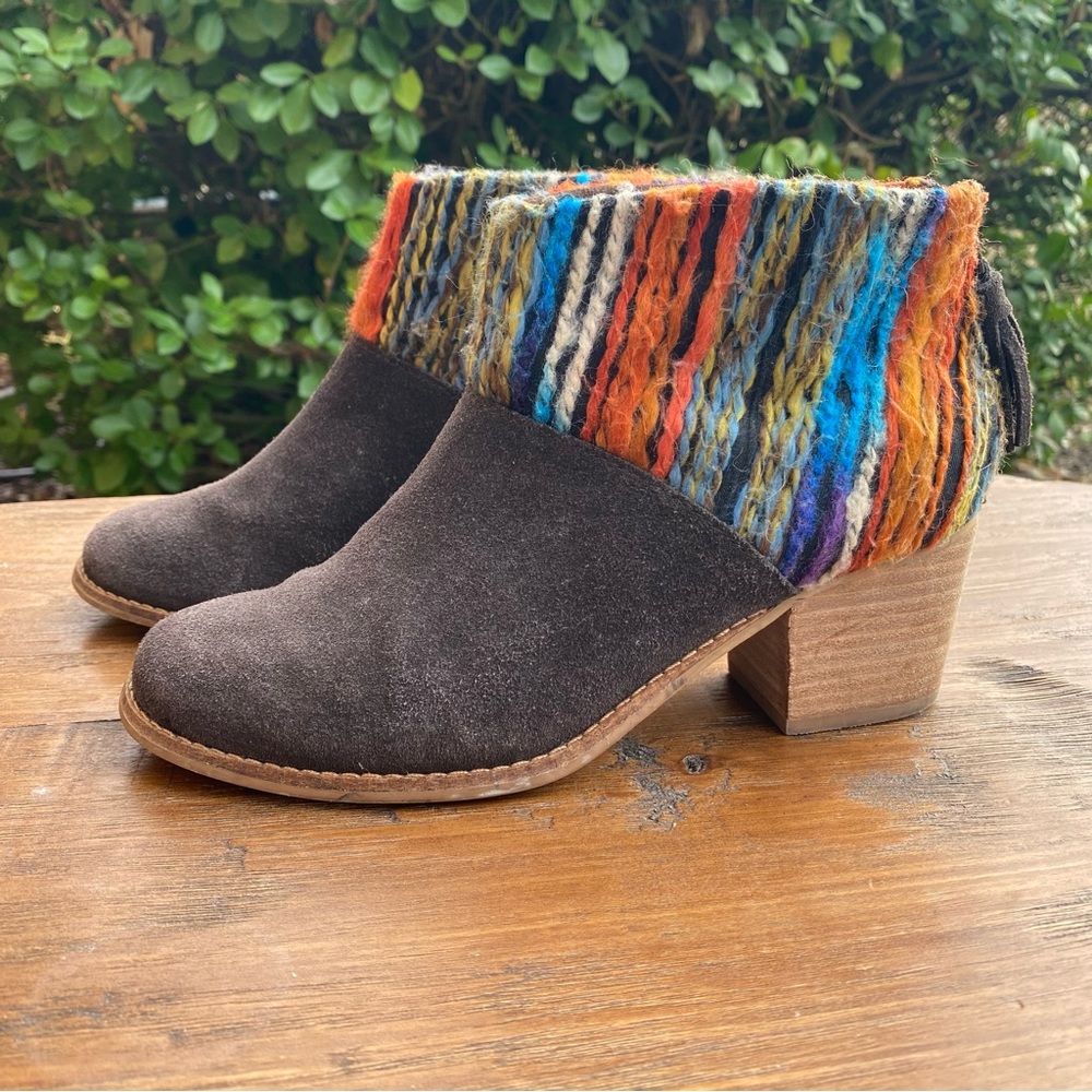 Toms Leila size 6 colorful yarn brown suede chunky high heel ankle boots booties